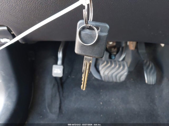 JN1BJ1CR6JW261804 Nissan Rogue Sport S