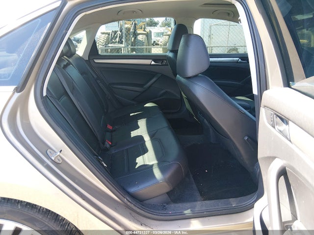 44721327 :رقم المزاد ، 1VWBV7A30FC094249 vin ، 2015 Volkswagen Passat 2.0l Tdi Se مزاد بيع