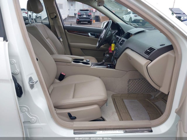 2010 Mercedes-benz C 300 Luxury 4matic/sport 4matic მანქანა იყიდება აუქციონზე, vin: WDDGF8BB5AR131499, აუქციონის ნომერი: 44721331