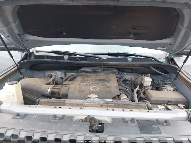 5TFEY5F17KX246033 Toyota Tundra Sr5 5.7l V8