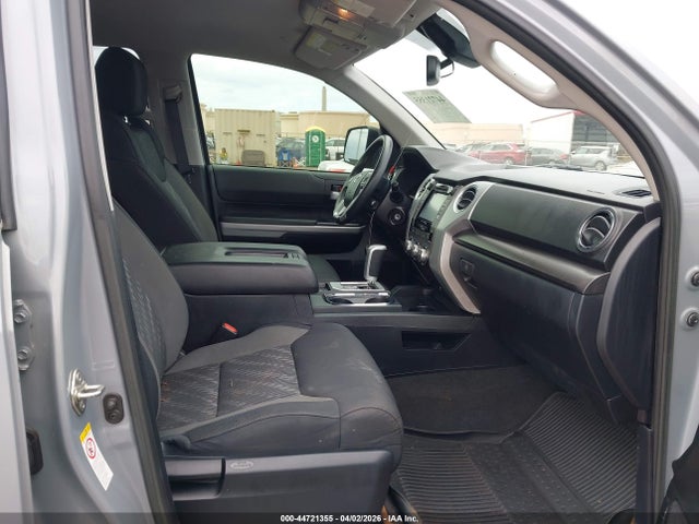 5TFEY5F17KX246033 Toyota Tundra Sr5 5.7l V8