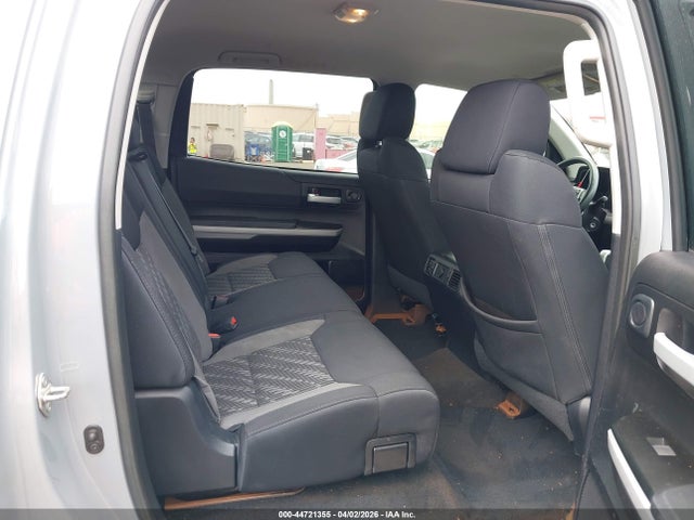 5TFEY5F17KX246033 Toyota Tundra Sr5 5.7l V8