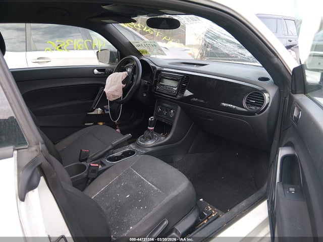 44721356 :رقم المزاد ، 3VWFP7AT5CM616511 vin ، 2012 Volkswagen Beetle Entry مزاد بيع