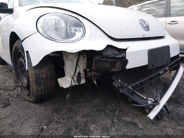 44721356 :رقم المزاد ، 3VWFP7AT5CM616511 vin ، 2012 Volkswagen Beetle Entry مزاد بيع