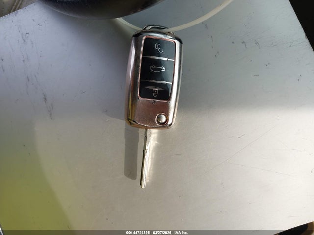 44721395 :رقم المزاد ، 3VWCK21Y03M332283 vin ، 2003 Volkswagen New Beetle Gls مزاد بيع