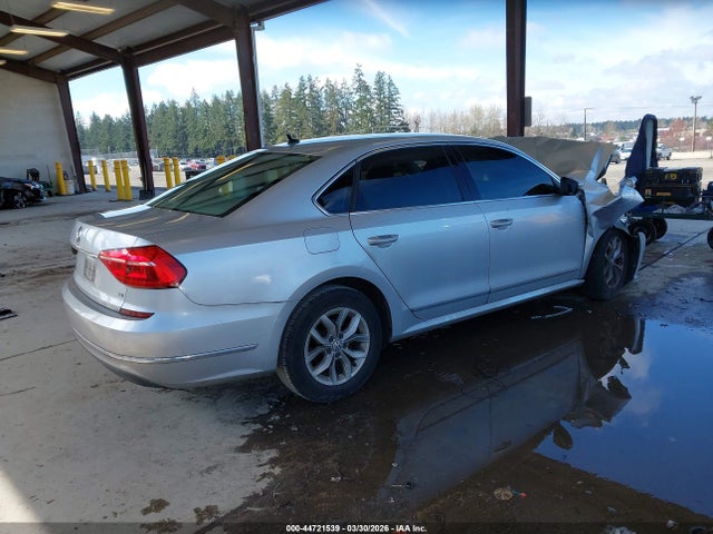 2016 VOLKSWAGEN PASSAT 1VWAT7A32GC028448 Photo 3