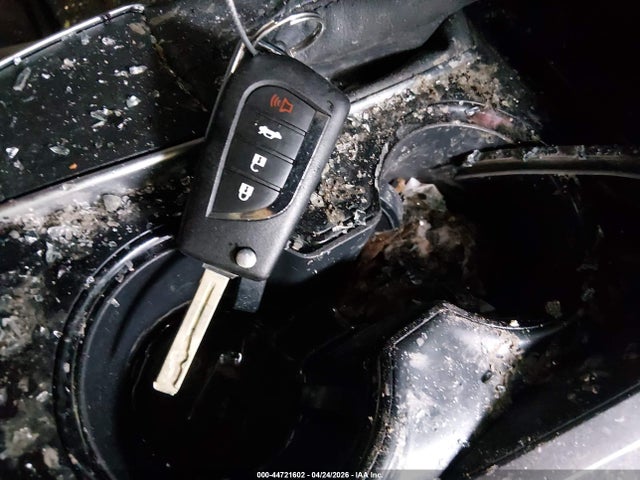 44721602 :رقم المزاد ، 4T1C11AK1LU908675 vin ، 2020 Toyota Camry Le مزاد بيع