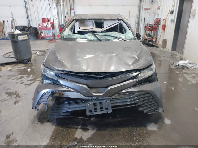 44721602 :رقم المزاد ، 4T1C11AK1LU908675 vin ، 2020 Toyota Camry Le مزاد بيع