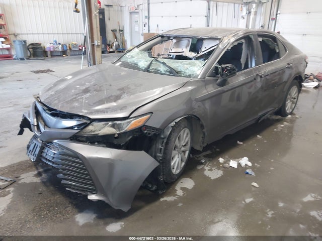 44721602 :رقم المزاد ، 4T1C11AK1LU908675 vin ، 2020 Toyota Camry Le مزاد بيع