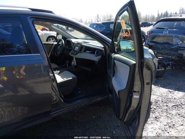 Toyota RAV4 LE 2014 JTMBFREV8ED047289 Image 5