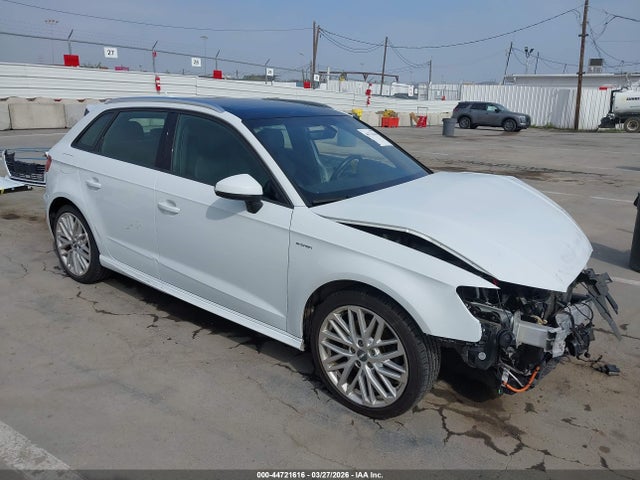 2018 AUDI A3 E-TRON WAUUPBFF5JA070851 Photo 0