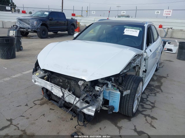 2018 AUDI A3 E-TRON WAUUPBFF5JA070851 Photo 5