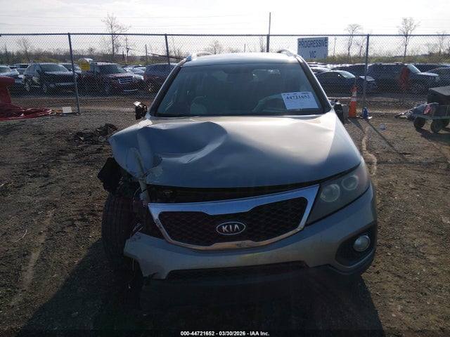 44721652 :رقم المزاد ، 5XYKTCA17BG009834 vin ، 2011 Kia Sorento Lx مزاد بيع