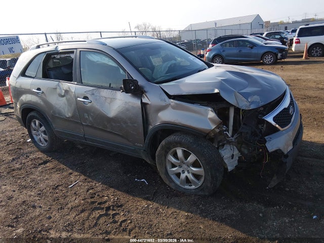 44721652 :رقم المزاد ، 5XYKTCA17BG009834 vin ، 2011 Kia Sorento Lx مزاد بيع