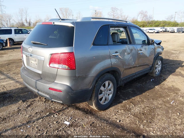 44721652 :رقم المزاد ، 5XYKTCA17BG009834 vin ، 2011 Kia Sorento Lx مزاد بيع