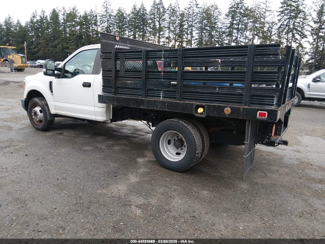 Ford F-350 Chassis Xl 2017 1FDRF3G6XHEE66059 Image 3