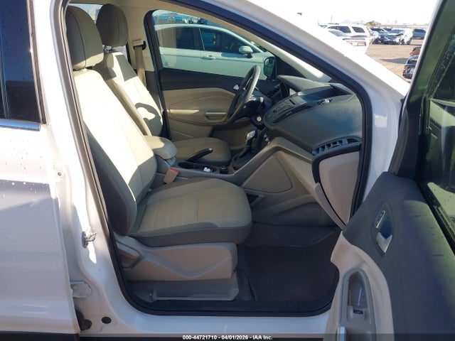 1FMCU0GX5GUB83401 Ford ESCAPE SE