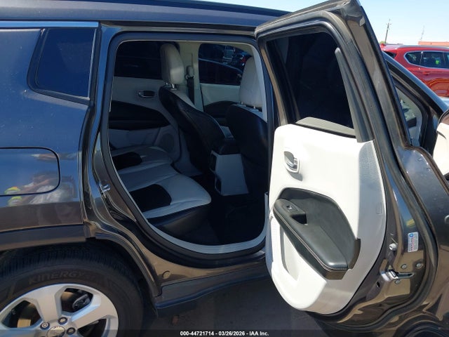 Продаж на аукціоні авто 2017 Jeep New Compass Latitude Fwd, vin: 3C4NJCBB7HT682201, номер лоту: 44721714