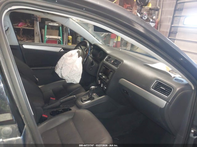 Auction sale of the 2011 Volkswagen Jetta 2.5l Sel, vin: 3VWLX7AJ3BM331757, lot number: 44721747