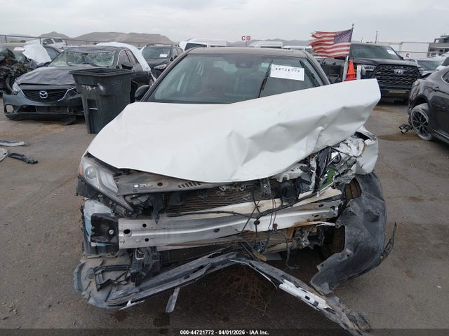 4T1K31AK6NU041413 Toyota Camry Xse Hybrid