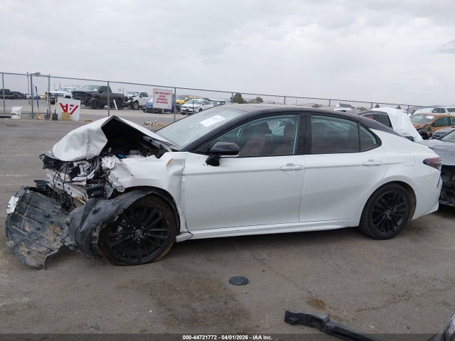 4T1K31AK6NU041413 Toyota Camry Xse Hybrid