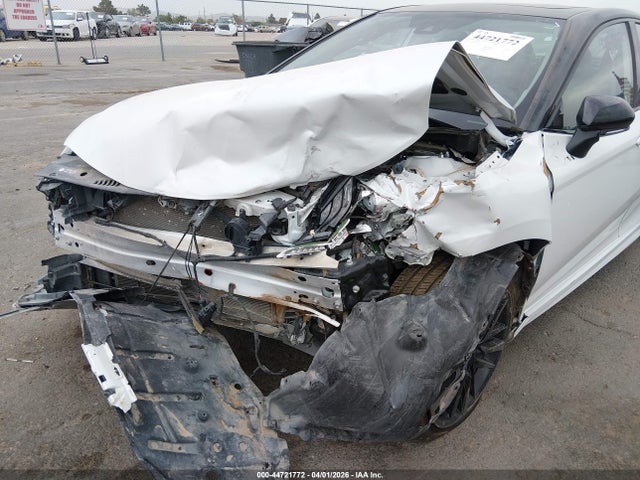 4T1K31AK6NU041413 Toyota Camry Xse Hybrid
