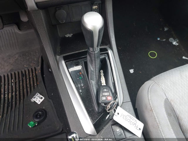 5YFBURHEXKP857808 Toyota COROLLA LE