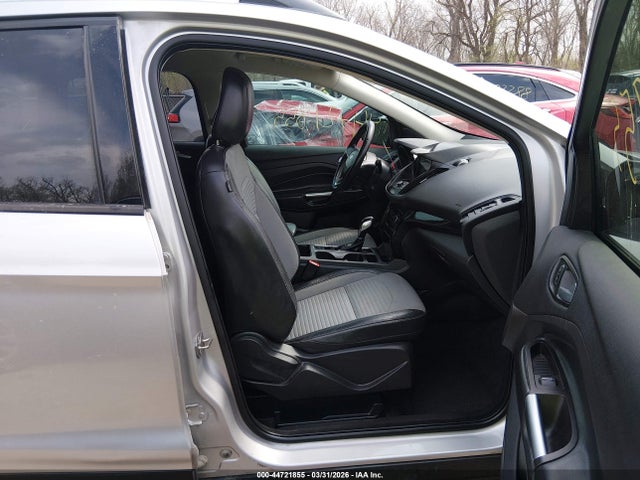 Продажа на аукционе авто 2019 Ford Escape Se, vin: 1FMCU9GD9KUB78270, номер лота: 44721855