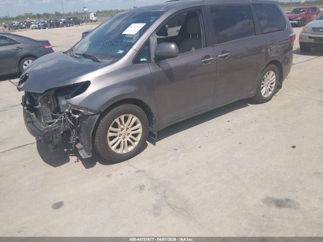 Продаж на аукціоні авто 2017 Toyota Sienna Xle Premium 8 Passenger, vin: 5TDYZ3DC5HS799040, номер лоту: 44721877