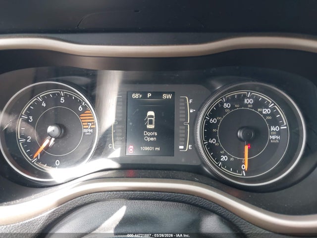 1C4PJLAB6HW607364 Jeep Cherokee Altitude Fwd