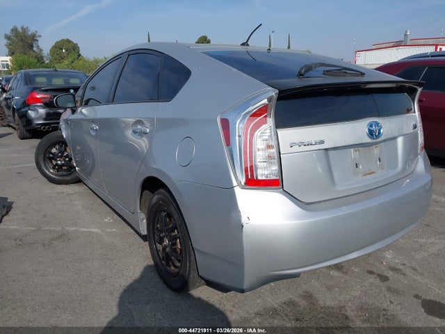 Toyota Prius Two 2014 JTDKN3DU1E0367229 Image 3