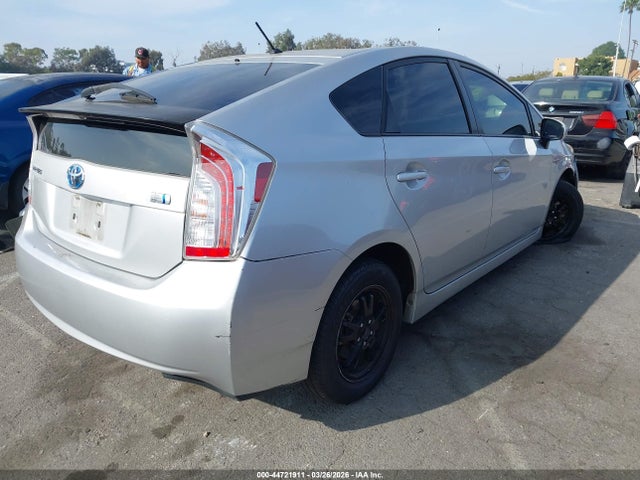 Toyota Prius Two 2014 JTDKN3DU1E0367229 Image 4
