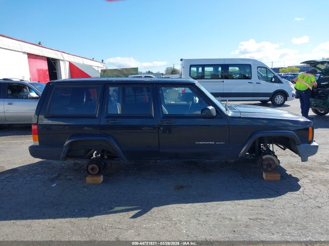 44721921 :رقم المزاد ، 1J4FF68S6XL663934 vin ، 1999 Jeep Cherokee Classic/sport مزاد بيع