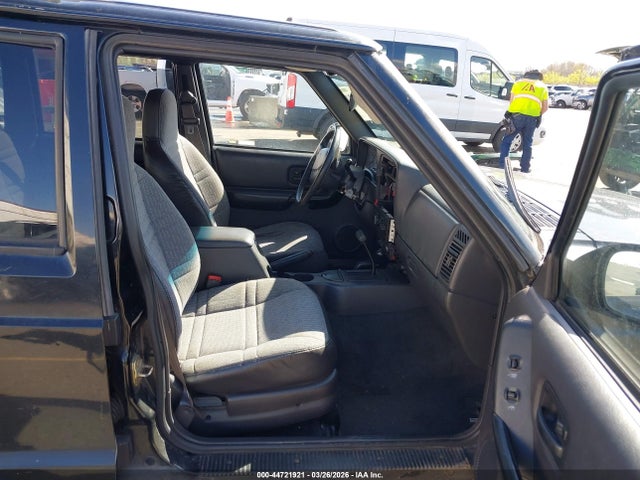 44721921 :رقم المزاد ، 1J4FF68S6XL663934 vin ، 1999 Jeep Cherokee Classic/sport مزاد بيع