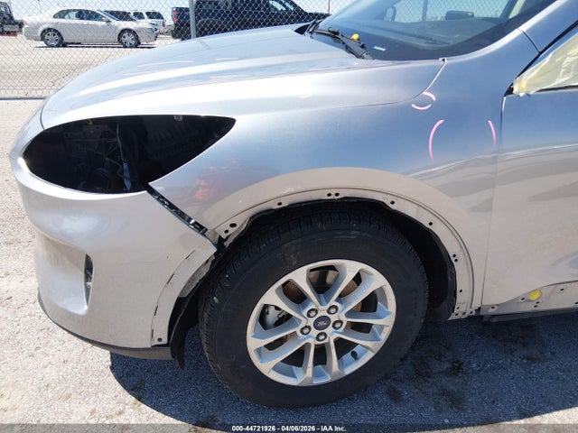 44721926 :رقم المزاد ، 1FMCU0BZ2NUB46246 vin ، 2022 Ford Escape Se Hybrid مزاد بيع
