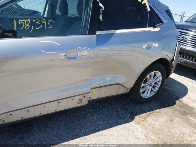 44721926 :رقم المزاد ، 1FMCU0BZ2NUB46246 vin ، 2022 Ford Escape Se Hybrid مزاد بيع