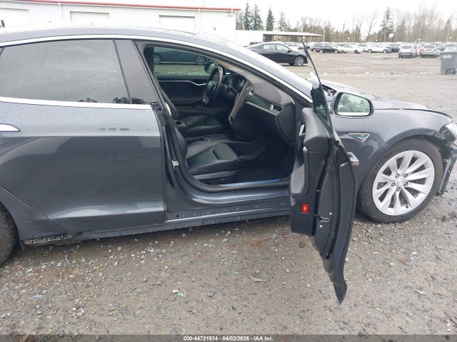 2016 Tesla Model S 60d/70d/75d/85d/90d მანქანა იყიდება აუქციონზე, vin: 5YJSA1E2XGF153549, აუქციონის ნომერი: 44721934