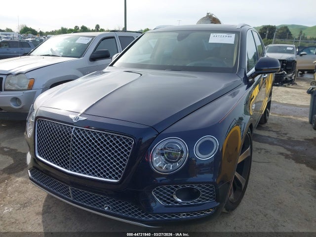 Bentley Bentayga V8 2019 SJAAM2ZV3KC024962 Image 12