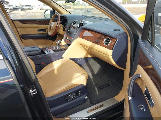 2019 BENTLEY BENTAYGA SJAAM2ZV3KC024962 Photo 4