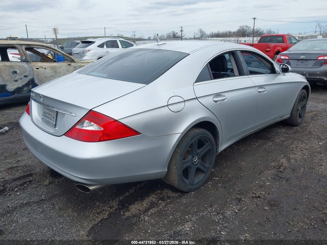 2007 MERCEDES-BENZ CLS 550 WDDDJ72X17A078833 Photo 3