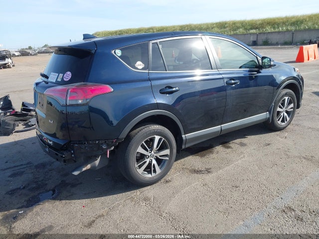 2018 TOYOTA RAV4 JTMWFREV1JD130686 Photo 3