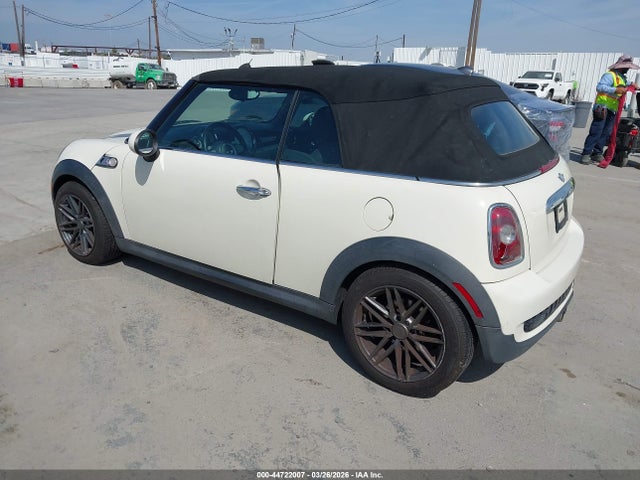 2010 MINI COOPER S WMWMS3C59ATZ85013 Photo 2