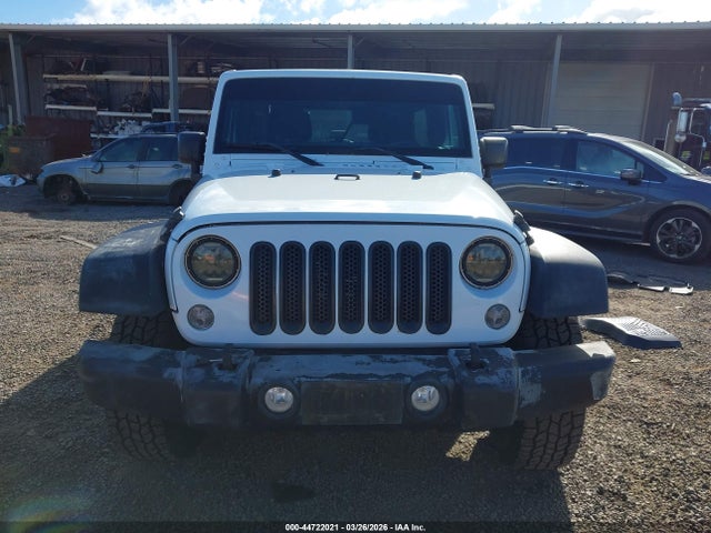 1C4BJWDG9GL133168 Jeep Wrangler Unlimited Sport