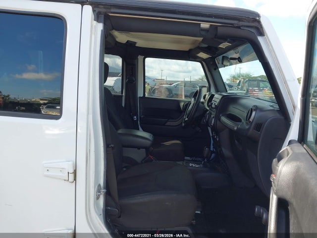 1C4BJWDG9GL133168 Jeep Wrangler Unlimited Sport