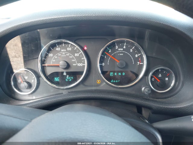 1C4BJWDG9GL133168 Jeep Wrangler Unlimited Sport