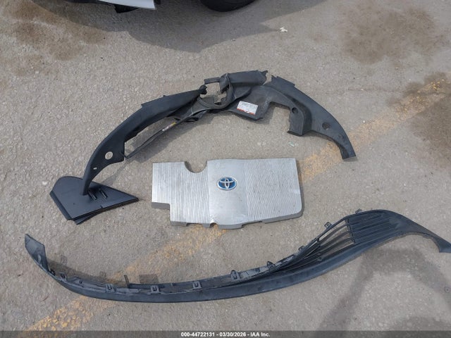 JTDKARFU4L3113229 Toyota Prius L Eco