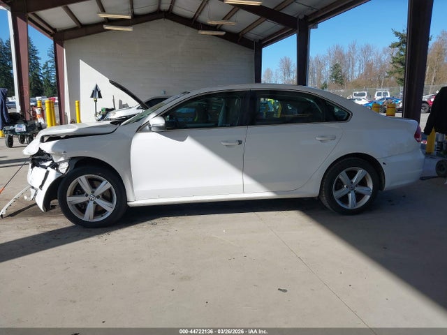Aukcja sprzedaży 2013 Volkswagen Passat 2.5l Se, vin: 1VWBP7A31DC044323, numer aukcji: 44722136