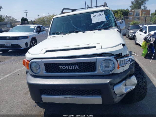 Toyota FJ Cruiser 2014 JTEBU4BF3EK186159 Image 12