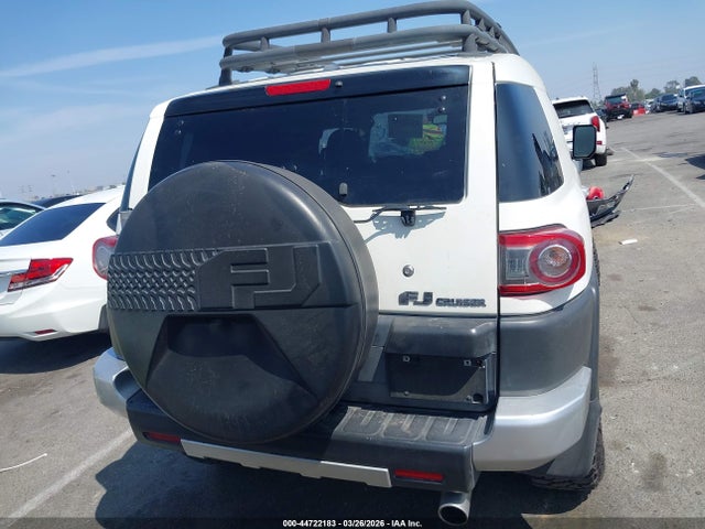 Toyota FJ Cruiser 2014 JTEBU4BF3EK186159 Image 16