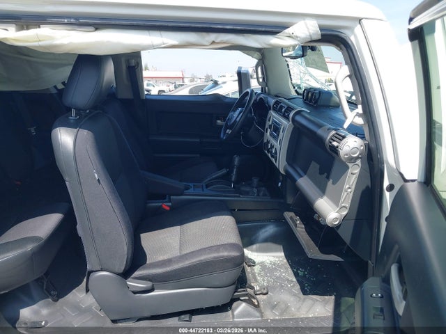 Toyota FJ Cruiser 2014 JTEBU4BF3EK186159 Image 5